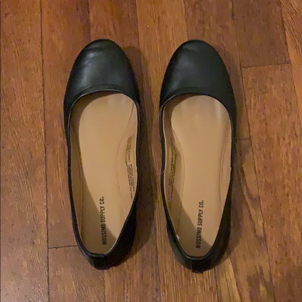 Black ballet flat